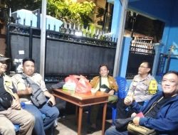 Libur Natal dan Tahun Baru 2025, Bhabinkamtibmas Kelurahan Johar Baru Sambang Ke Kediaman Ketua RT