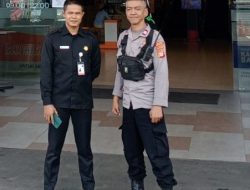 Kapolsubsektor Ahmad Yani Lakukan Patroli Dialogis ke Pusat Perbelanjaan Jelang Libur Natal dan Tahun Baru