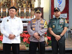 Misa Malam Natal Menkopolkam-Kapolri Sambangi Gereja Katedral Jakarta