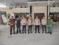 Kapolsek Senen Cek dan Kontrol Gereja Pastikan Keamanan Ibadah Natal