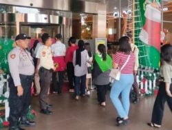 Libur Natal Panit Sabhara Polsek Cempaka Putih Patroli Dalogis Ke Pusat Perbelanjaan