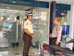 Patroli Dialogis Panit Sabhara Polsek Cempaka Putih Sampaikan Imbauan Ke Security Bank Mandiri