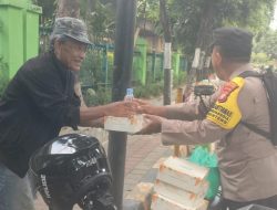 Kepedulian Bhabinkamtibmas Gondangdia Menteng Berbagi Rezeki, Jumat Berkah