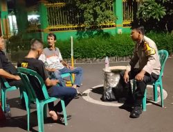 Bhabinkamtibmas Berikan Pelayanan Warga Pos Kamling Rw. 04 Menteng