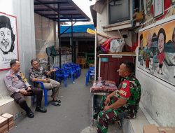 Bhabinkamtibmas Kelurahan Utan Panjang Melaksanakan Takziah Ke Warga Yang Meninggal Dunia