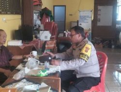 Sambang Ke Pos RW 09, Bhabinkamtibmas Johar Baru Ajak Tokoh Masyarakat dan Warga Ciptakan Kondusifitas Selama Libur Nataru