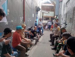 Himbauan Bhabinkamtibmas Karang Anyar Di Pemukiman Terkait Malam Tahun Baru