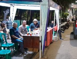 Pengamanan Malam Tahun Baru 2025, Polsek Sawah Besar Bersinergi dengan Warga Di Jembatan Merah