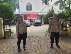 Personil Polsubsektor Thamrin Pengamanan Giat Kebaktian Misa Tahun Baru Di Gereja GPKB