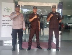 Kapolsubsektor Galur Melaksanakan Patroli Dialogis Imbauan Security Showroom Toyota Auto 2000