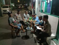 Patroli Dan Sambang Unit Samapta Polsek Kemayoran Di Pos Keamanan Rw.02 Kelurahan Sumur Batu