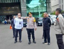 Kapolsek Metro Gambir Lakukan Pengecekan Posko Pengamanan Gedung MK RI