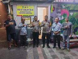 Sambang Poskamling RW.09 Bhabinkamtibmas Kelurahan Kemayoran Bersama Perwira Pengendali