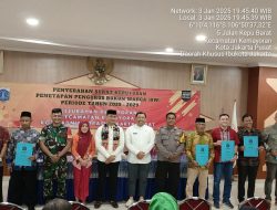 Bhabinkamtibmas Kelurahan Kemayoran Hadiri Penyerahan Surat Keputusan Pengurus RW