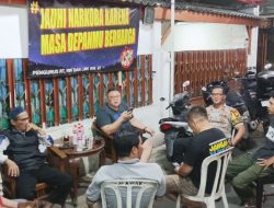 Bhabinkamtibmas Kelurahan Kampung Rawa Sambang Dialogis ke Pos RW 07 Imbauan Kamtibmas Ketua RW dan Ketua RT