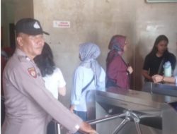 Anggota Polsubsektor Merdeka Barat Lakukan Pemantauan Pengunjung Monas