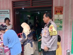 Bhabinkamtibmas Kelurahan Harapan Mulia Melakukan Monitoring Kegiatan Posyandu Balita Dan Lansia