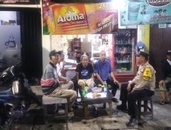 Menciptakan Lingkungan yang Aman, Bhabinkamtibmas Johar Baru Berinteraksi dengan Tokoh Masyarakat dan Warga RW 11