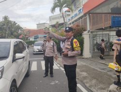 Pelayanan Prima Bhabinkamtibmas Gondangdia Kepada Siswa Masuk Sekolahan Bellarminus