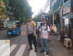 Bhabinkamtibmas Johar Baru Melakukan Pengawasan Lalu Lintas dan Patroli Pagi untuk Keamanan Pelajar