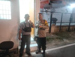 Bhabinkamtibmas Duri Pulo Patroli dan Sambangi Satkamling di RW 01