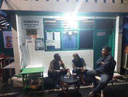 Bhabinkamtibmas Kelurahan Sumur Batu Sambangi Pos Kamling Rw.02