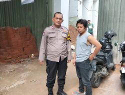 Bhabinkamtibmas Menteng Sambang Dialogis Dalam Rangka Cooling System Warga Di Jalan Subang