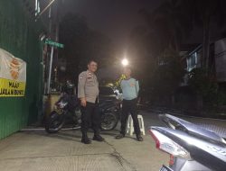 Patroli Jalan Kaki Bersama Pokdarkantibmas Cegah Tawuran dan Kejahatan Malam Hari