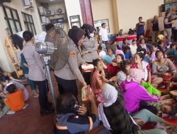 Polres Metro Jakpus Jadi Posko Pengungsian Warga, Dampak Kebakaran Rumah di Kebon Kosong