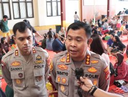 Polres Metro Jakpus Bangun Tiga Dapur Lapangan Untuk Bantu Korban Kebakaran Kebon Kosong