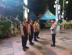 Patroli Jalan Kaki Polsek Metro Menteng Berikan Himbauan Masyarakat Di Sepanjang Jalan Mh Thamrin