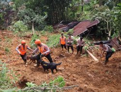 Tim K-9 Polda Jateng Berhasil Temukan Jenazah Bayi 5 Bulan yang Tertimbun Tanah Longsor