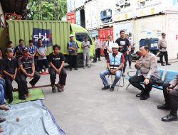 Polres Pelabuhan Tj Priok, Berbagi Berkah di Jumat Curhat