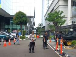 Polsek Metro Gambir dan Krimum PMJ Gelar Patroli di Sekitar Gedung Mahkamah Konstitusi