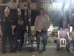 Bhabinkamtibmas Kebon Kelapa Lakukan Sambang dan Himbauan di Pos Kamling RW 04