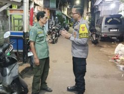 Cooling System Keamanan, Bhabinkamtibmas Lakukan Patroli dan Sambang Satkamling RT 11 RW 02 Kampung Rawa