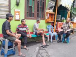 Bhabinkamtibmas Kelurahan Gambir Sambangi Tokoh Masyarakat RW 04 untuk Jaga Kamtibmas