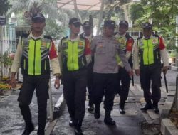 Polsek Metro Gambir Gelar Patroli Bersama di Stasiun Gambir untuk Menjaga Keamanan Penumpang
