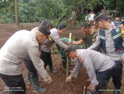 Sat Binmas Polres Metro Bekasi Kota Bersama Muspika Pondok Melati Tanam Jagung Dukung Ketahanan Pangan Nasional