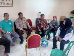 Cegah Kebakaran Bhabinkamtibmas Karang Anyar  Gelar Sosialisasi Di Sekretariat RW 008