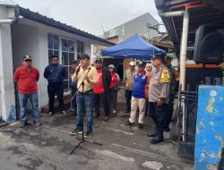 Bhabinkamtibmas Kelurahan Harapan Mulia Bersama Tiga Pilar Melaksanakan Apel Grebeg Lumpur atau Kerja Bakti Sosial