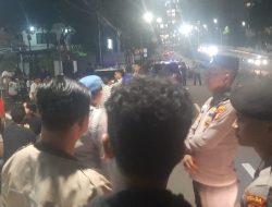 Himbauan Kamtibmas Patroli Tiga Pilar Kepada Masyarakat Di Jalan Cokroaminoto Mengingat Sudah Larut Malam