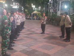 Wakapolsek Metro Menteng Pimpin Apel Malam Rayonisasi Di Depan Polsubsektor Thamrin