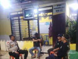 Kunjungan Bhabinkamtibmas Johar Baru: Imbauan Kamtibmas kepada Petugas Satkamling di Pos Kamling RW 09