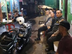 Kolaborasi Kapolsubsektor Sarinah Dan Bhabinkamtibmas Menteng Sambang Dialogis Satkamling Rw 06 Pegangsaan