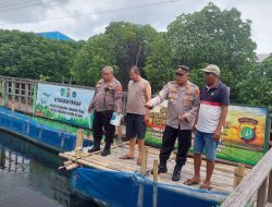 Ketahanan Pangan, Bhabinkamtibmas Lakukan Pendampingan Kepada Petani Ikan