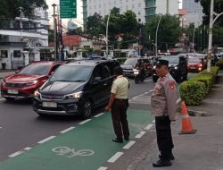 Pelayanan Pagi Hari Pengaturan Lalu Lintas Di Jalan Menteng Raya Depan Sekolah SMA Kanisius