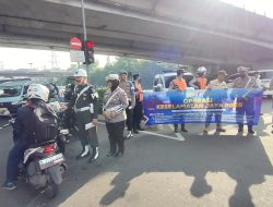 Operasi Keselamatan Jaya 2025 Polres Jakarta Timur Sosialisasikan Tertib Lalu Lintas di TL Halim Baru