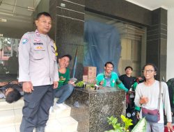 Bhabinkamtibmas Kelurahan Cideng Gelar Patroli dan Cooling System Bersama Komunitas Ojol