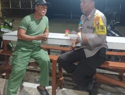 Bhabinkamtibmas Kelurahan Serdang Melakukan Kegiatan Patroli dan Sambang Poskamling